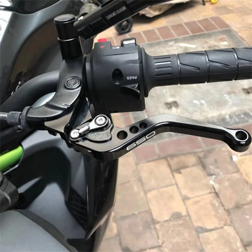 Palanca de embrague de freno para motocicleta accesorios para Z900 Z 900 2025 2026 z900 juegos de palancas de freno y embrague manija de control ajustable más nueva (Negro)