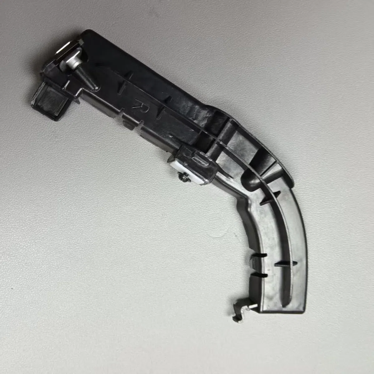 Front Bumper Bracket (One Pair) 68024342AD 68024343AD