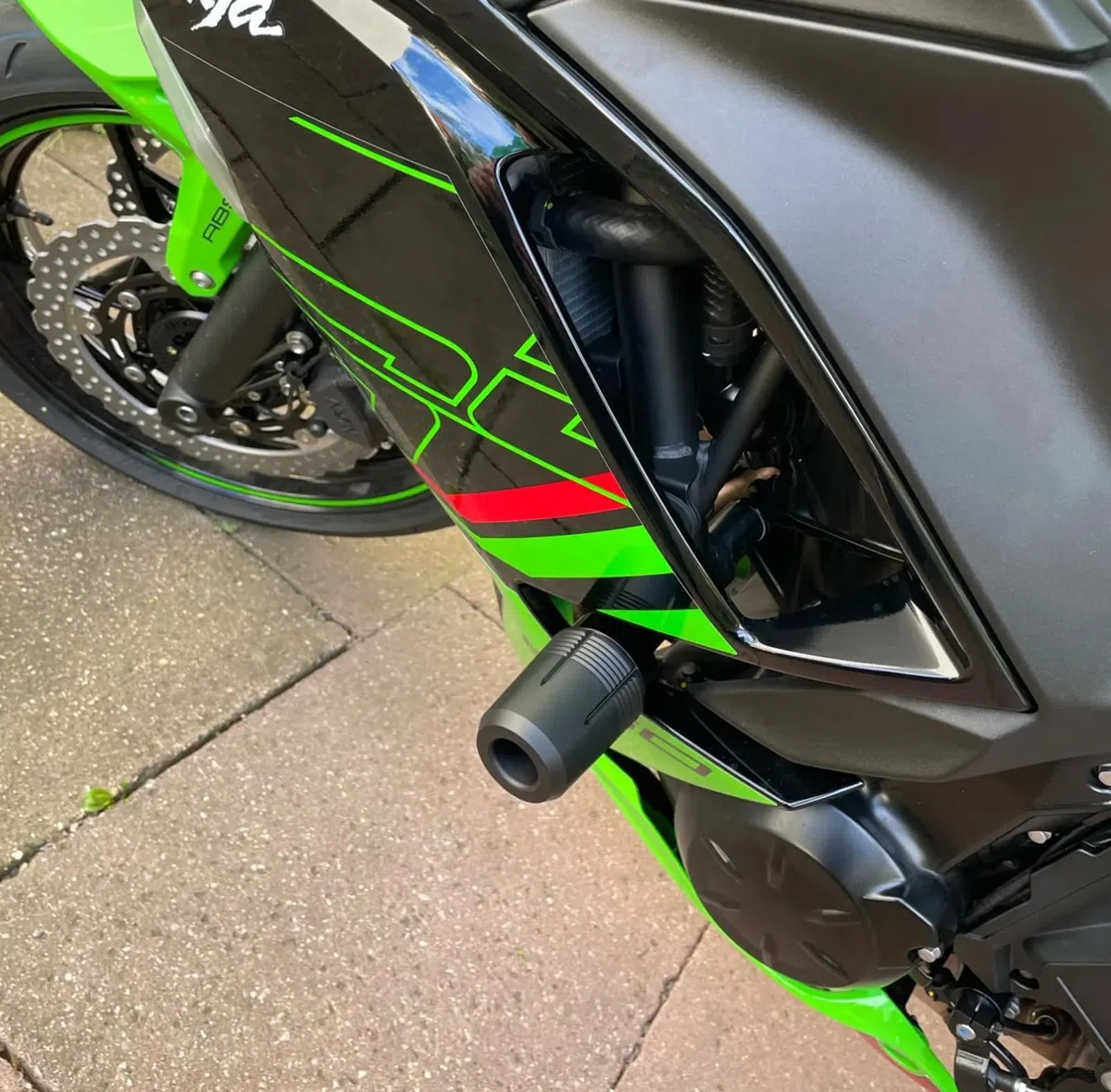 Mowok - Protectores de marco para moto, protección anticaída, accesorios para Kawasaki Ninja 650 Z650 Z650RS 2017-2024 2023 Z650 RS Z 650 2025, protecciones del marco (negro)
