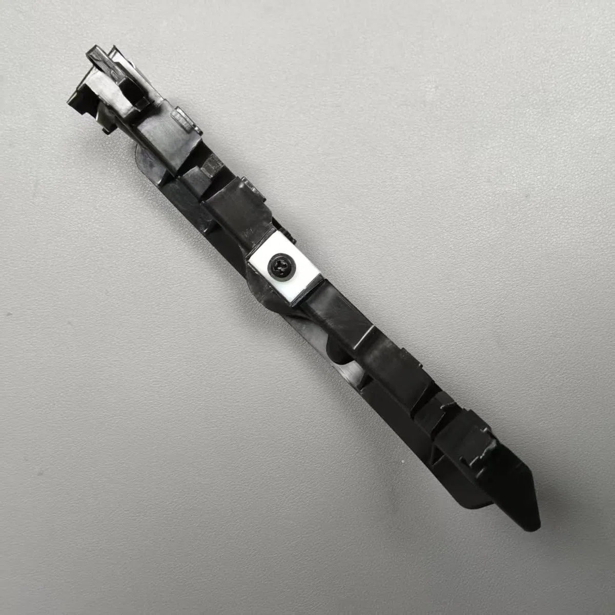 Front Bumper Bracket (One Pair) 68024342AD 68024343AD