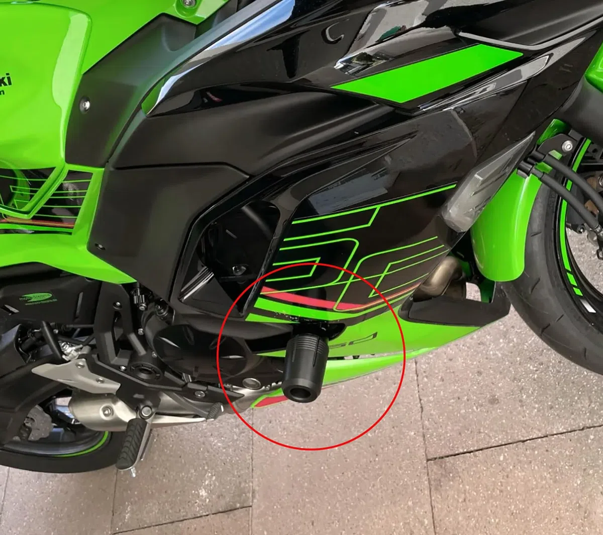 Mowok - Protectores de marco para moto, protección anticaída, accesorios para Kawasaki Ninja 650 Z650 Z650RS 2017-2024 2023 Z650 RS Z 650 2025, protecciones del marco (negro)