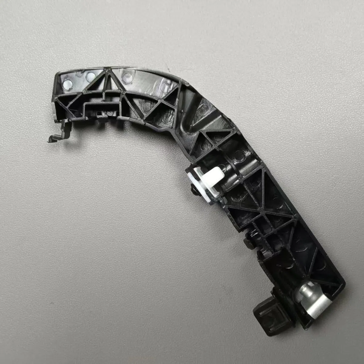 Front Bumper Bracket (One Pair) 68024342AD 68024343AD