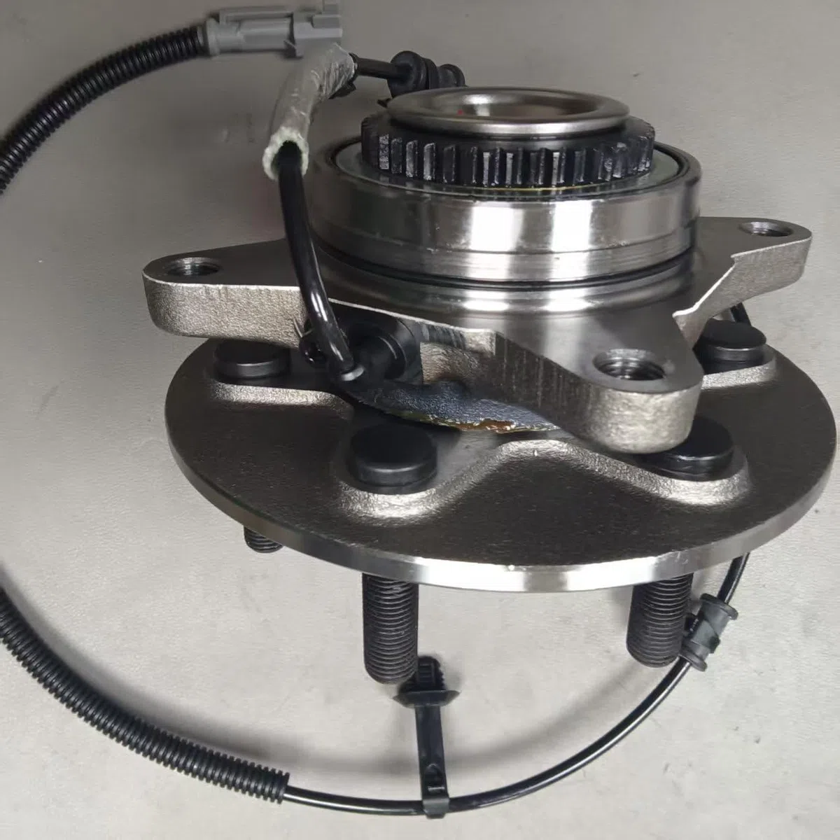WHEEL HUB UNIT FRONT AND REAR 4WD JL3Z1104P