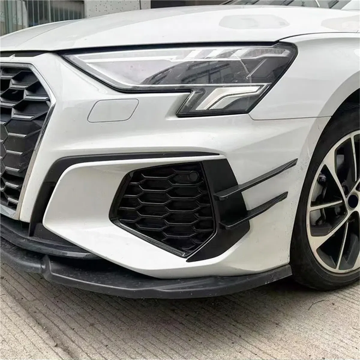 Automóvil Alerón Delantero Parachoques Delantero Lateral Marco De Entrada Ventilación Rejilla Divisora Alerón Canard Lip para A3 8Y S3 para S-Line 2021-2024(Glossy Black)