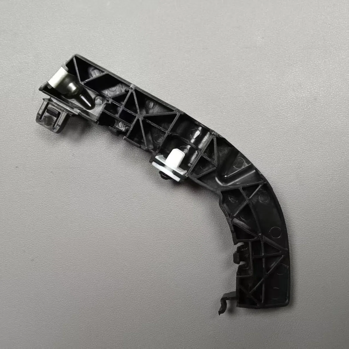 Front Bumper Bracket (One Pair) 68024342AD 68024343AD