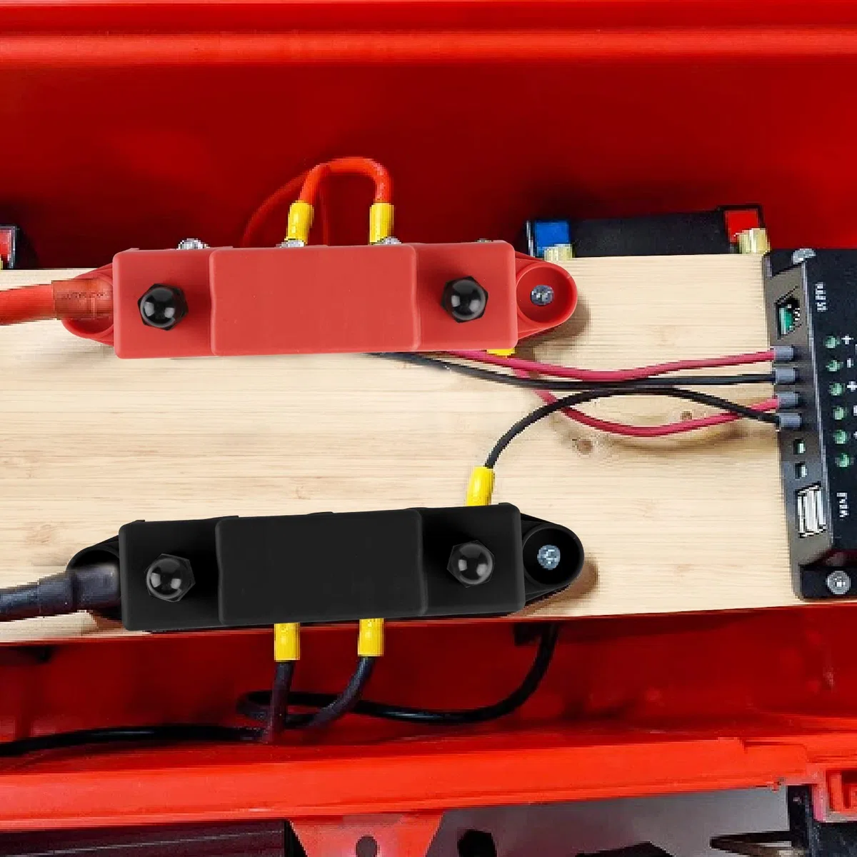 CPROSP 2 barras colectoras con tapa de 250 A, riel de distribución de energía con 4 conectores M10, bloque de conexión de batería de 3/8", caja BusBar para coche RV Boat Yate