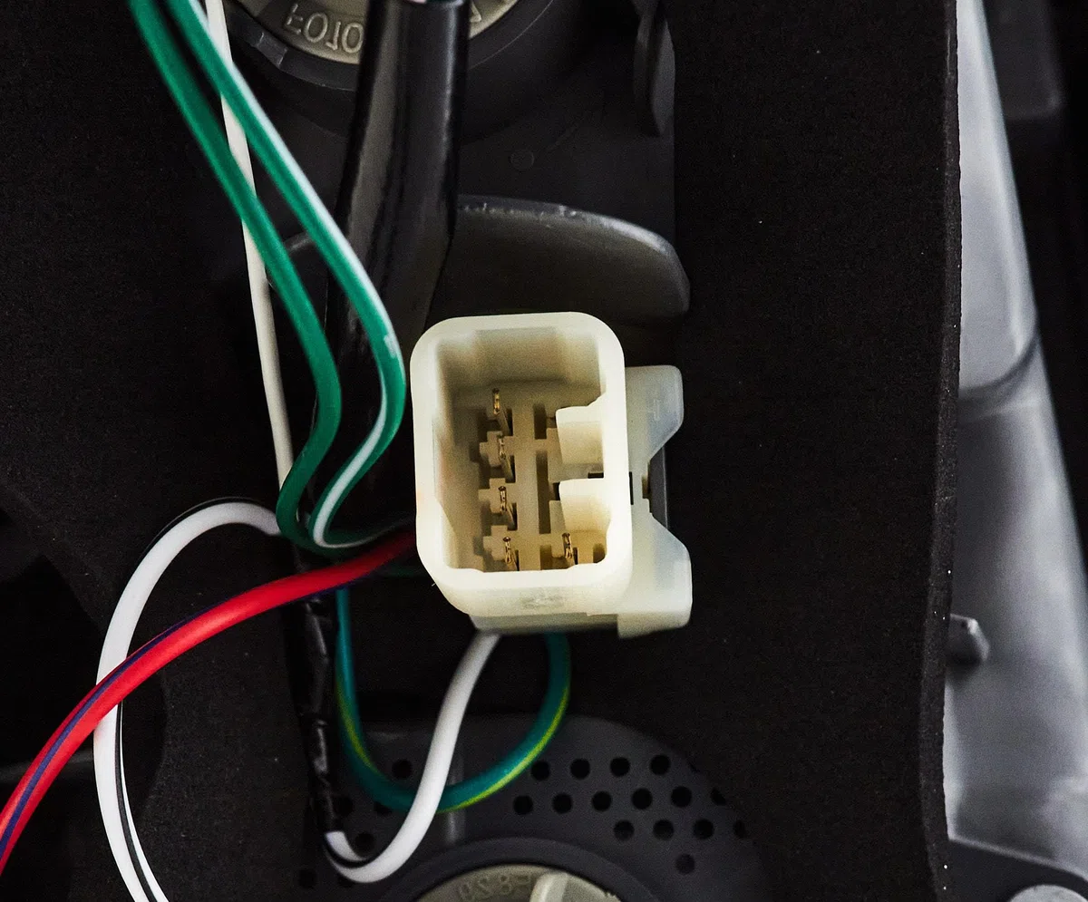carro LUCES DE LA COLA Derecha 8155147270 adecuado para TOYOTA PRIUS V/PLUS, 12 -